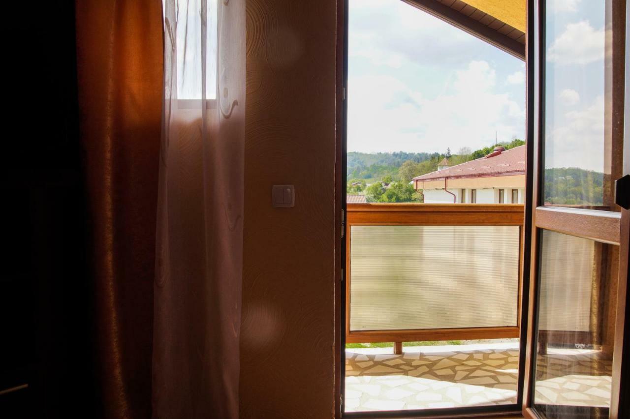 Pensiunea Nicol Valea Iasului Exterior foto