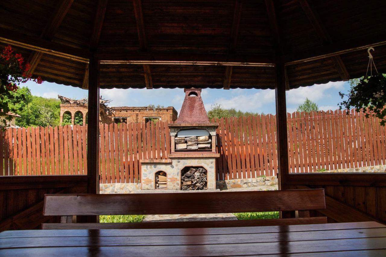 Pensiunea Nicol Valea Iasului Exterior foto