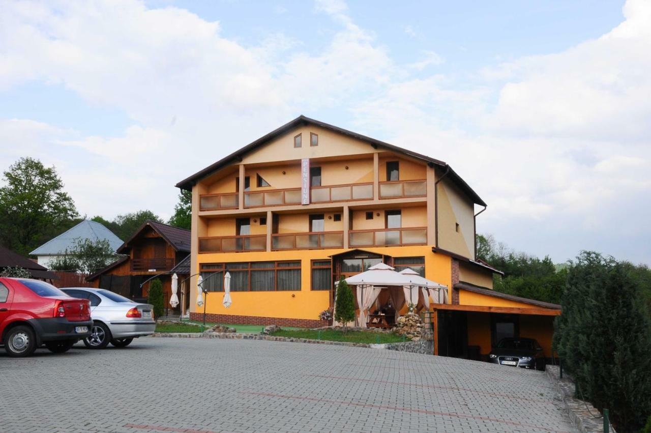 Pensiunea Nicol Valea Iasului Exterior foto